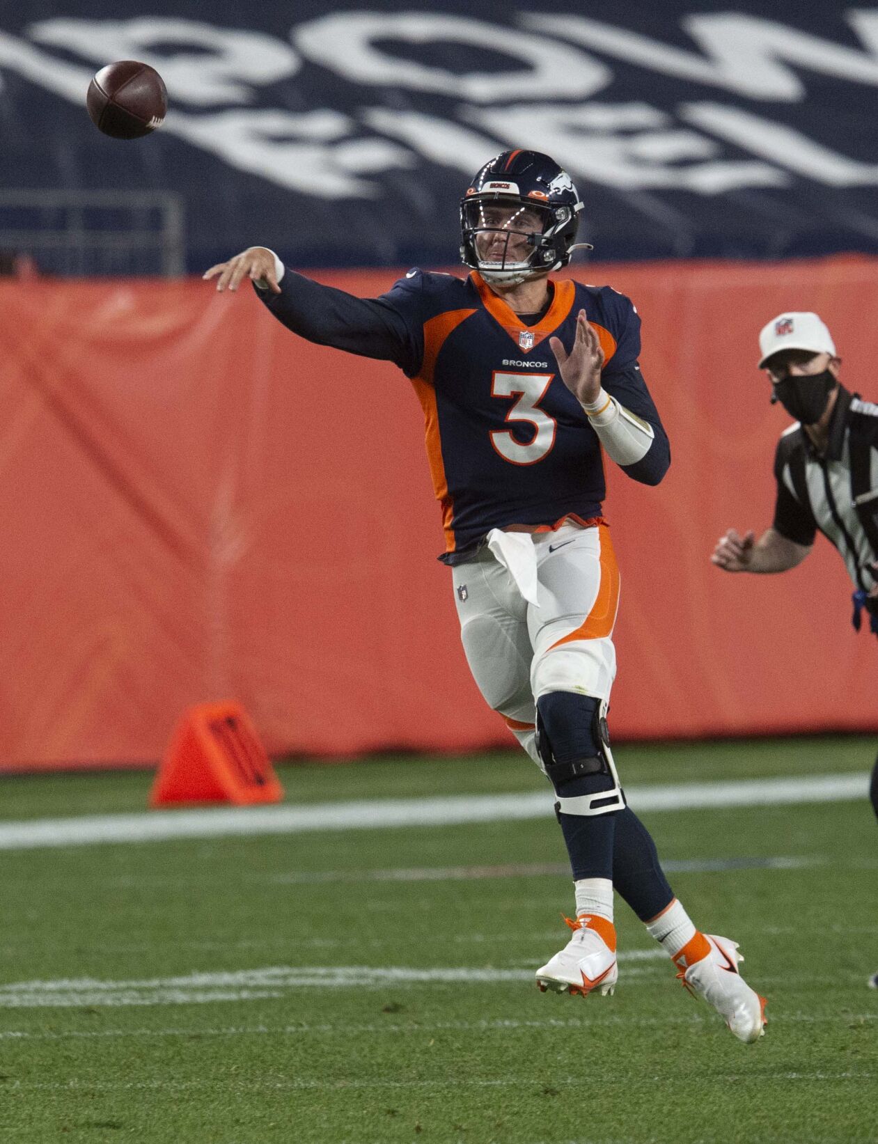 09_14_20 broncos titans1071.jpg